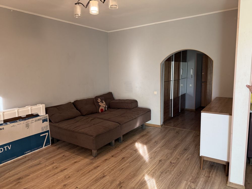 вул. Ньютона, 123